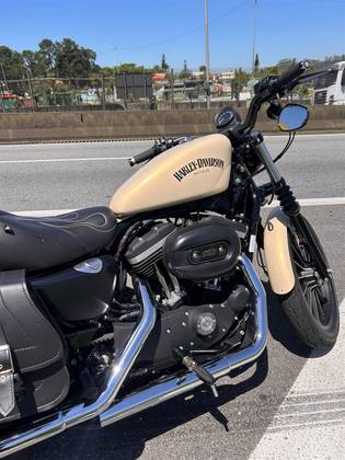 HARLEY-DAVIDSON SPORTSTER IRON 883 HARLEY-DAVIDSON SPORTSTER IRON 883
